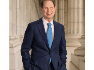 Sen. Ron Wyden (D-OR) (Senior Staff:  Chris Soghoian)